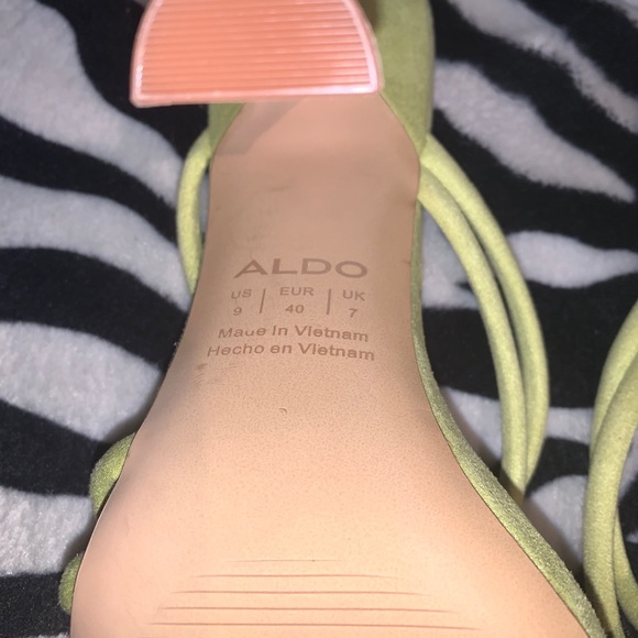 Like new sandal heels - Picture 4 of 4